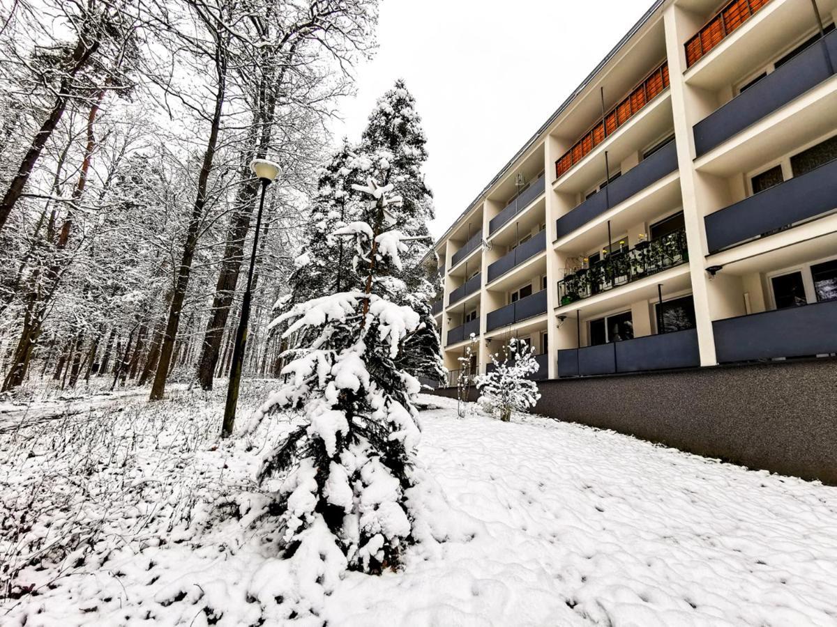 Apartament Z Widokiem Na Park Polanica-Zdroj Exterior photo